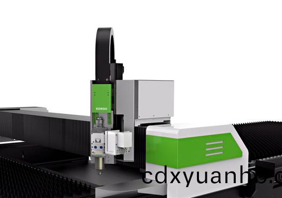 高硬(ying)度一(yi)體成型鋁梁  剛性強(qiáng)精度高