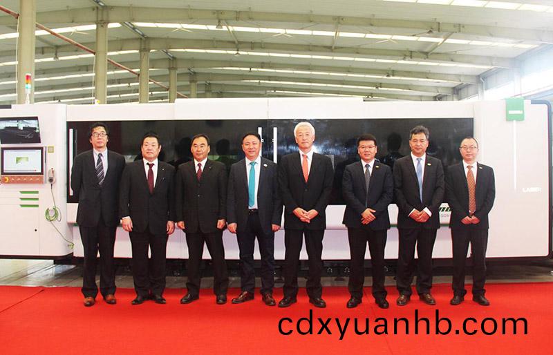 熱烈(lie)祝賀日酸(suan)TANAKA株式會社與蘇州松谷激(ji)光(guang)合影留念(nian)